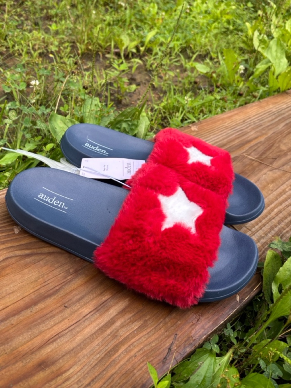 Auden Red Fuzzy Star Slide Sandals with Navy Footbed XL 11/12